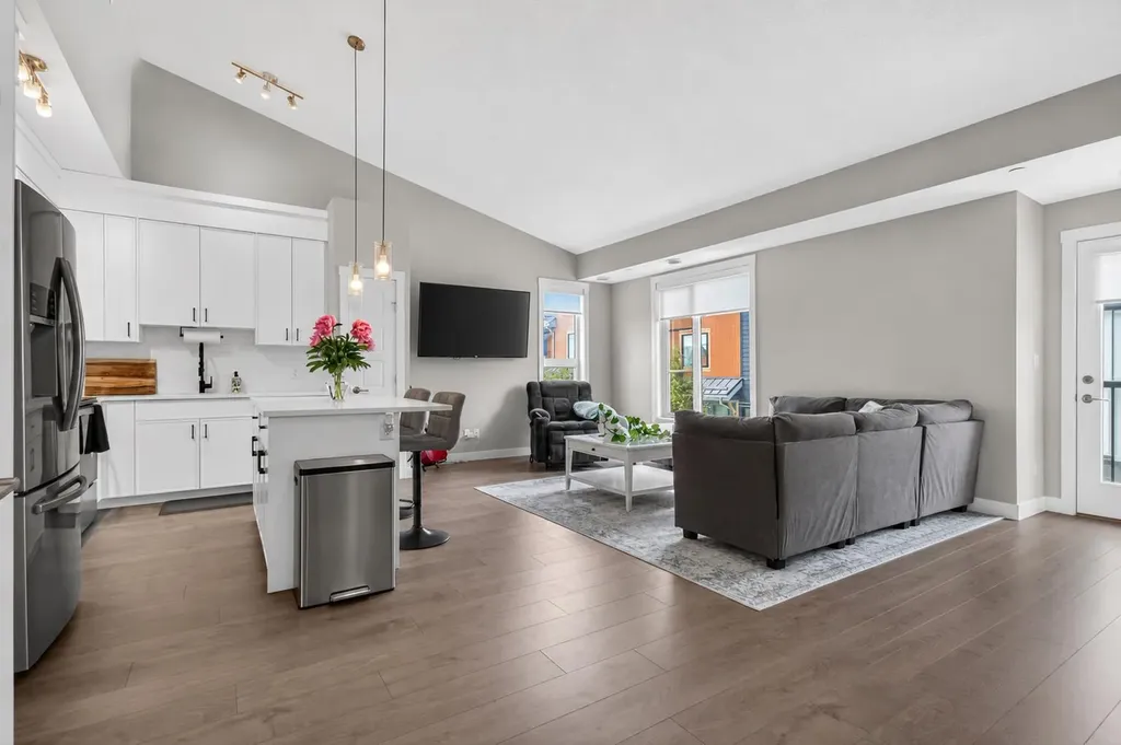 188 Livingston Common NE Calgary AB T3P 1K1