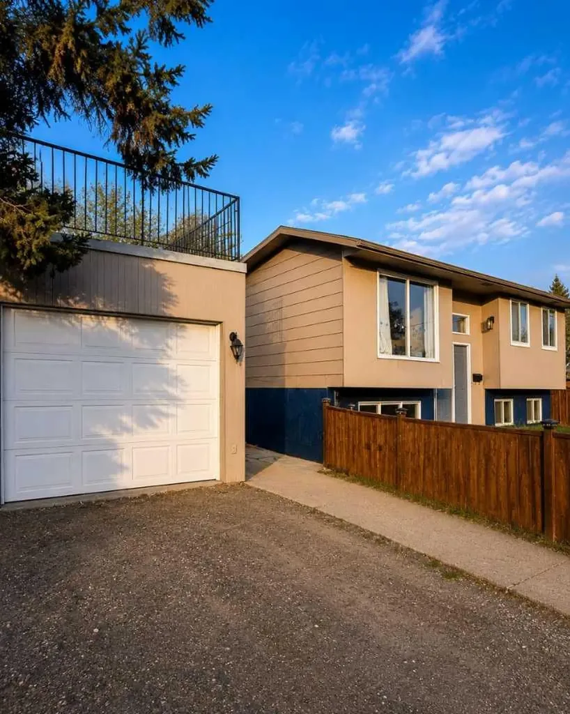 4004 14 Avenue SE Calgary AB T2A 6P8