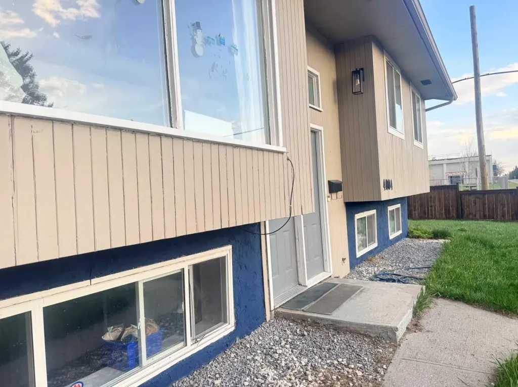 4004 14 Avenue SE Calgary AB T2A 6P8