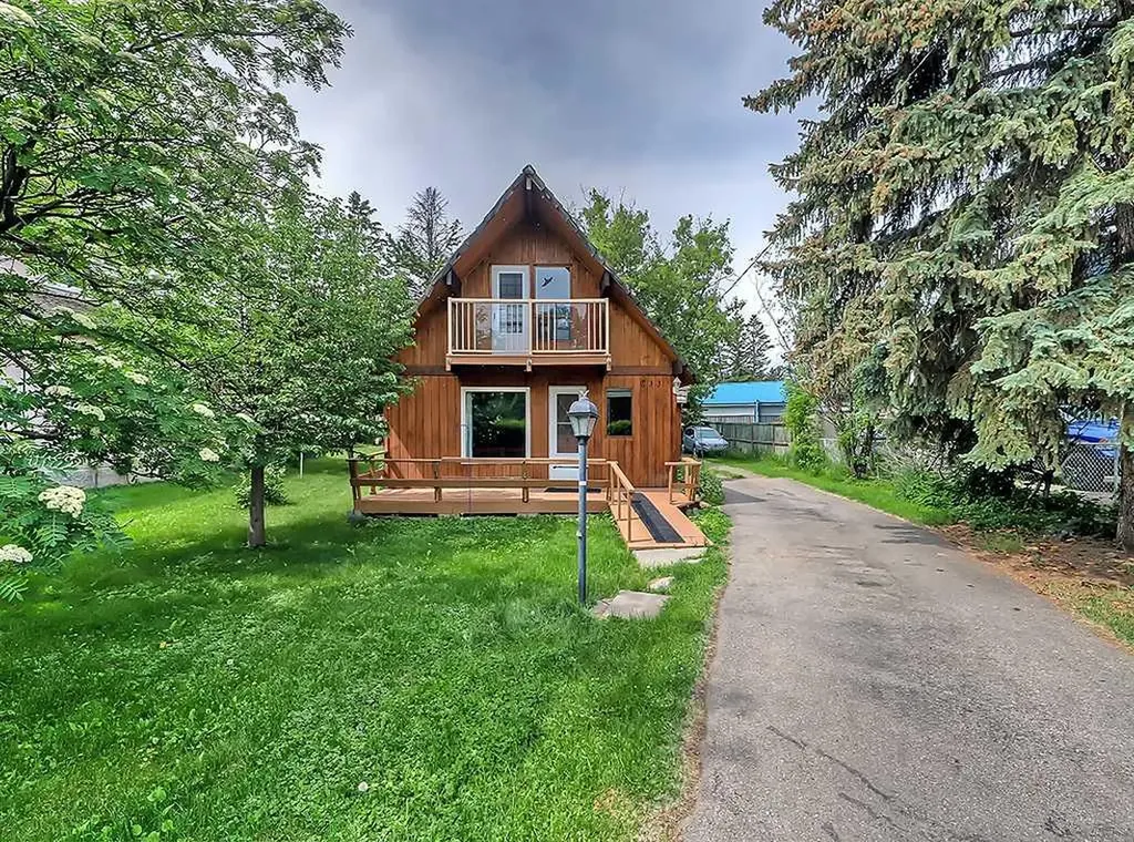 533 4 Street SW High River AB T1V 1B6