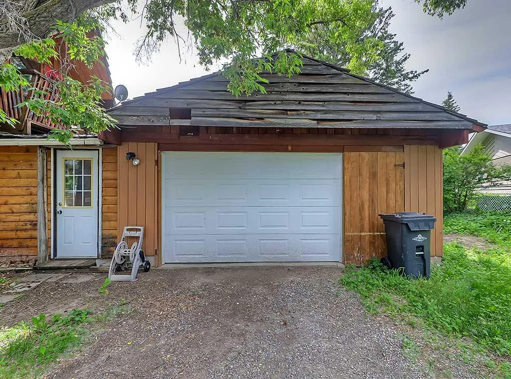 533 4 Street SW High River AB T1V 1B6