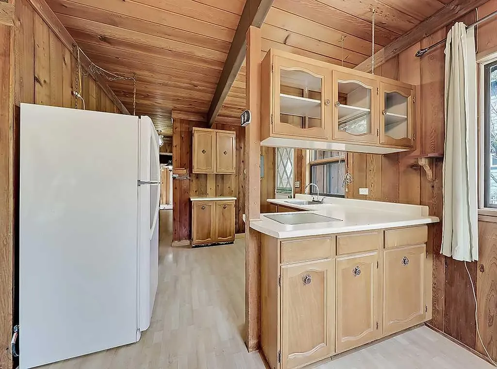 533 4 Street SW High River AB T1V 1B6