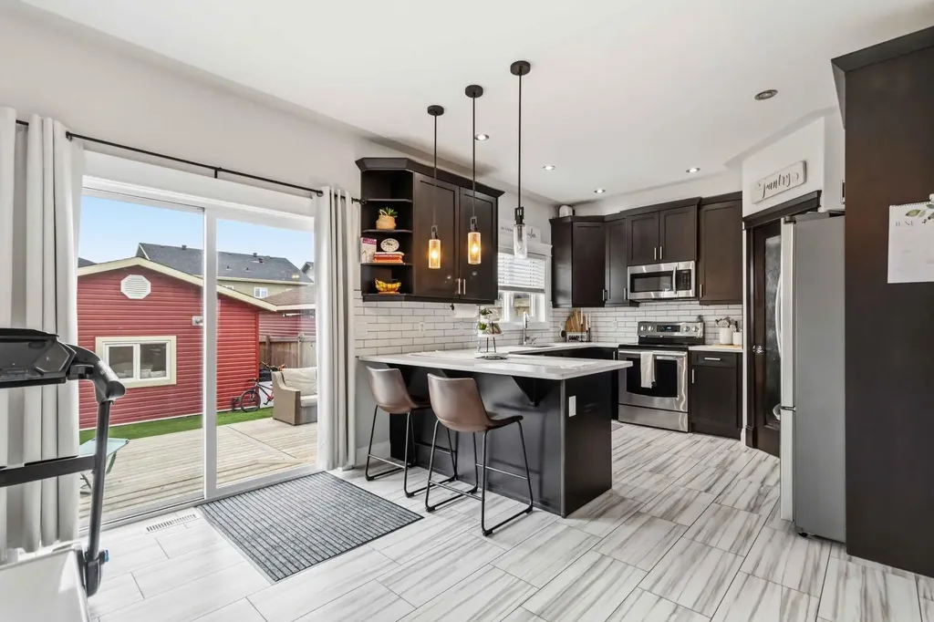 333 Collicott Drive Fort Mcmurray AB T9K 2Z1