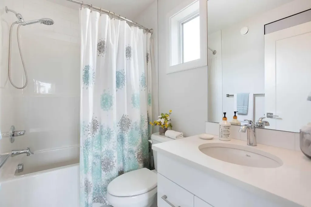 162 Greenbriar Way NW Calgary AB T3B6J1