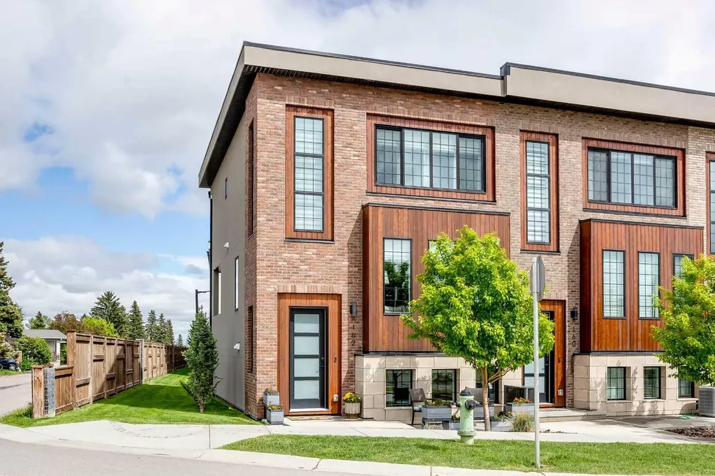 162 Greenbriar Way NW Calgary AB T3B6J1