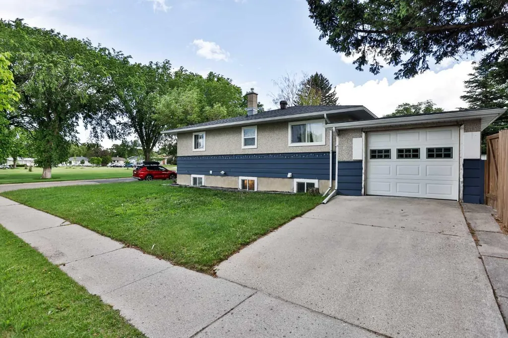 311 18 Street N Lethbridge AB T1H 3G3