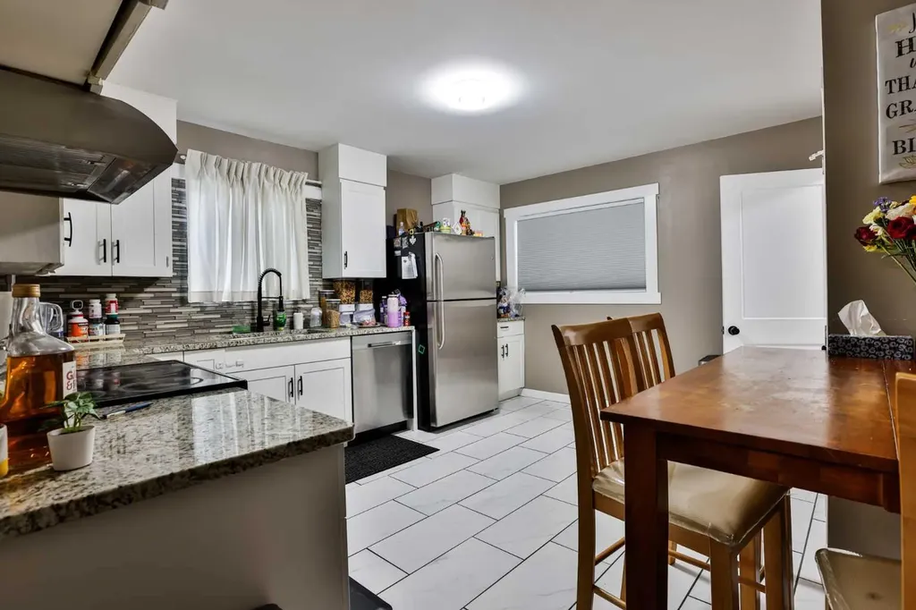 311 18 Street N Lethbridge AB T1H 3G3