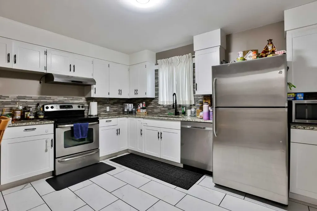 311 18 Street N Lethbridge AB T1H 3G3