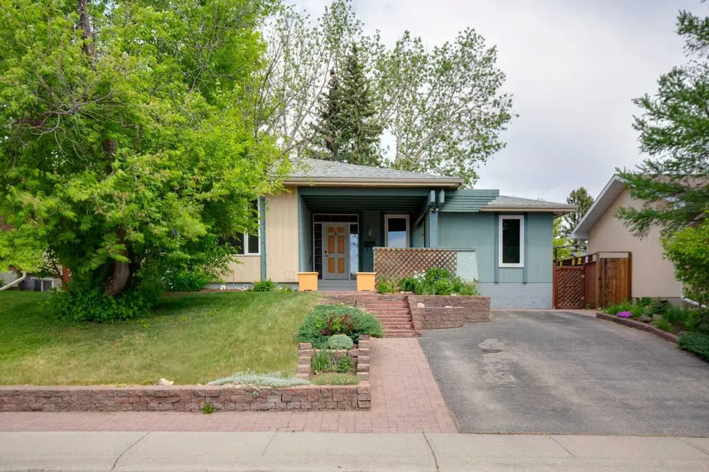 328 Norseman Road NW Calgary AB T2K 5M5