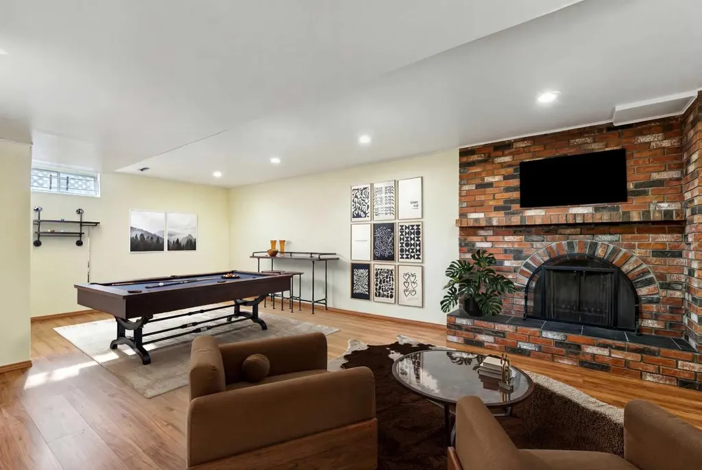 328 Norseman Road NW Calgary AB T2K 5M5