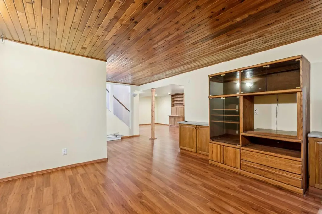 328 Norseman Road NW Calgary AB T2K 5M5