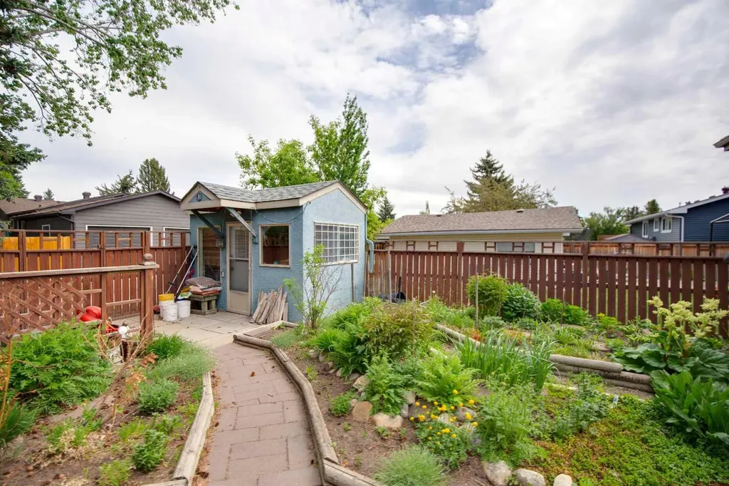 328 Norseman Road NW Calgary AB T2K 5M5
