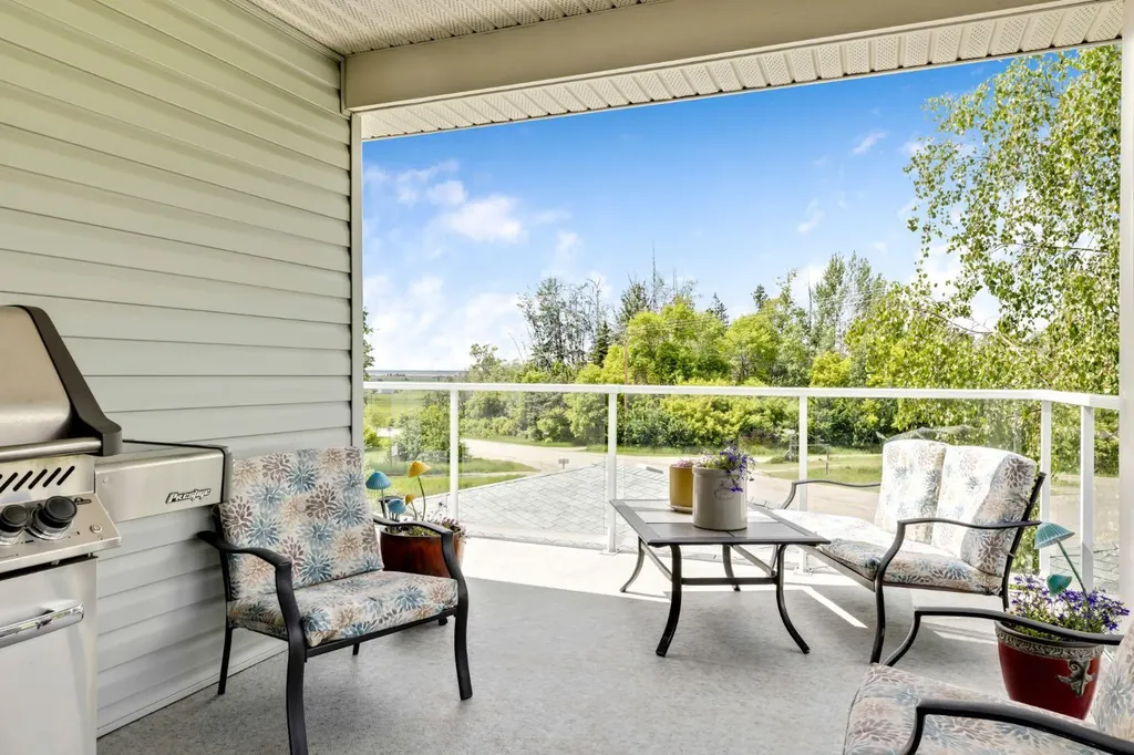144 Hillcrest Boulevard Strathmore AB T1P0A3