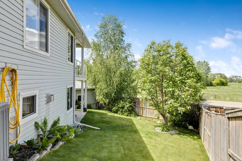 144 Hillcrest Boulevard Strathmore AB T1P0A3