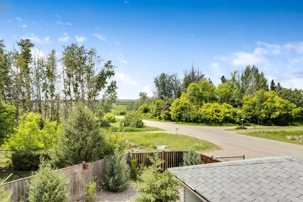 144 Hillcrest Boulevard Strathmore AB T1P0A3
