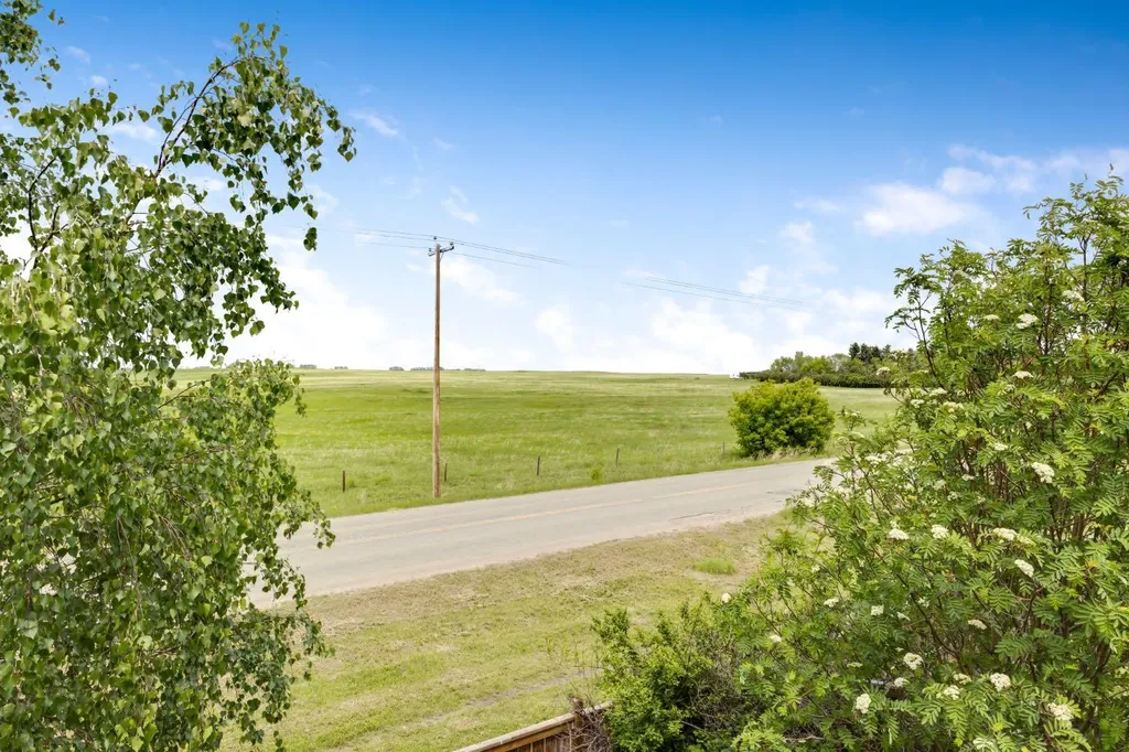 144 Hillcrest Boulevard Strathmore AB T1P0A3