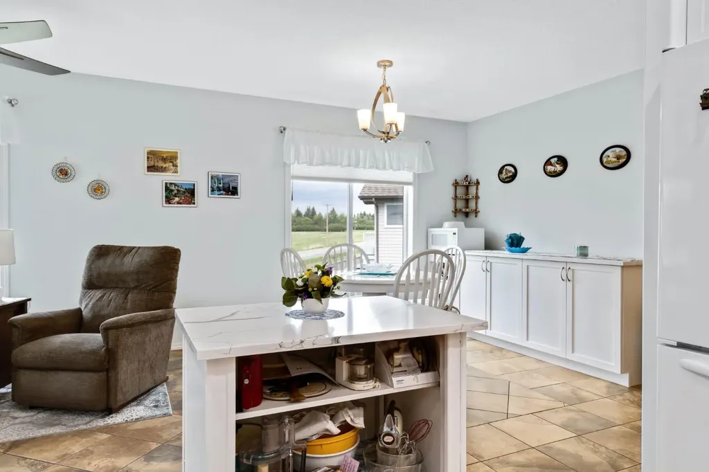 144 Hillcrest Boulevard Strathmore AB T1P0A3