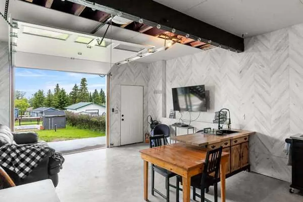 39 Ridge Drive Rural Ponoka County AB T0C 2J0