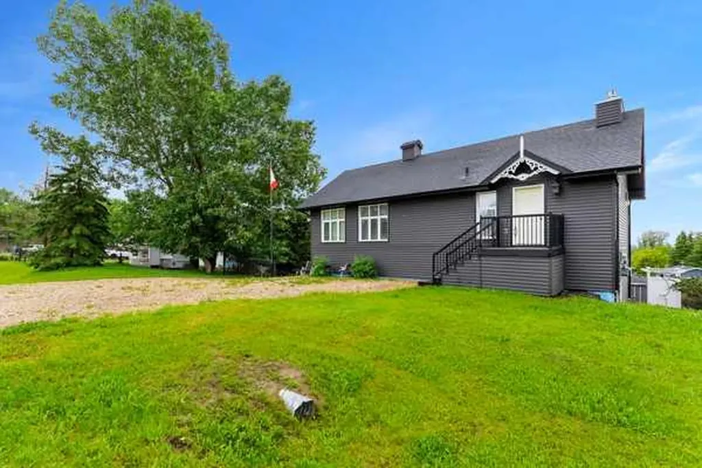 39 Ridge Drive Rural Ponoka County AB T0C 2J0