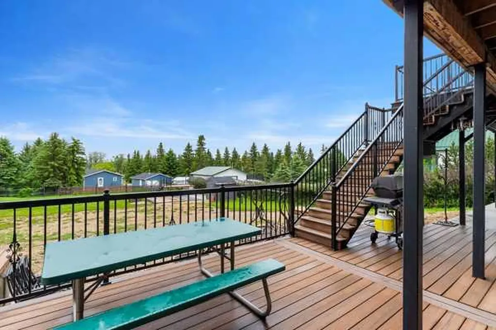 39 Ridge Drive Rural Ponoka County AB T0C 2J0