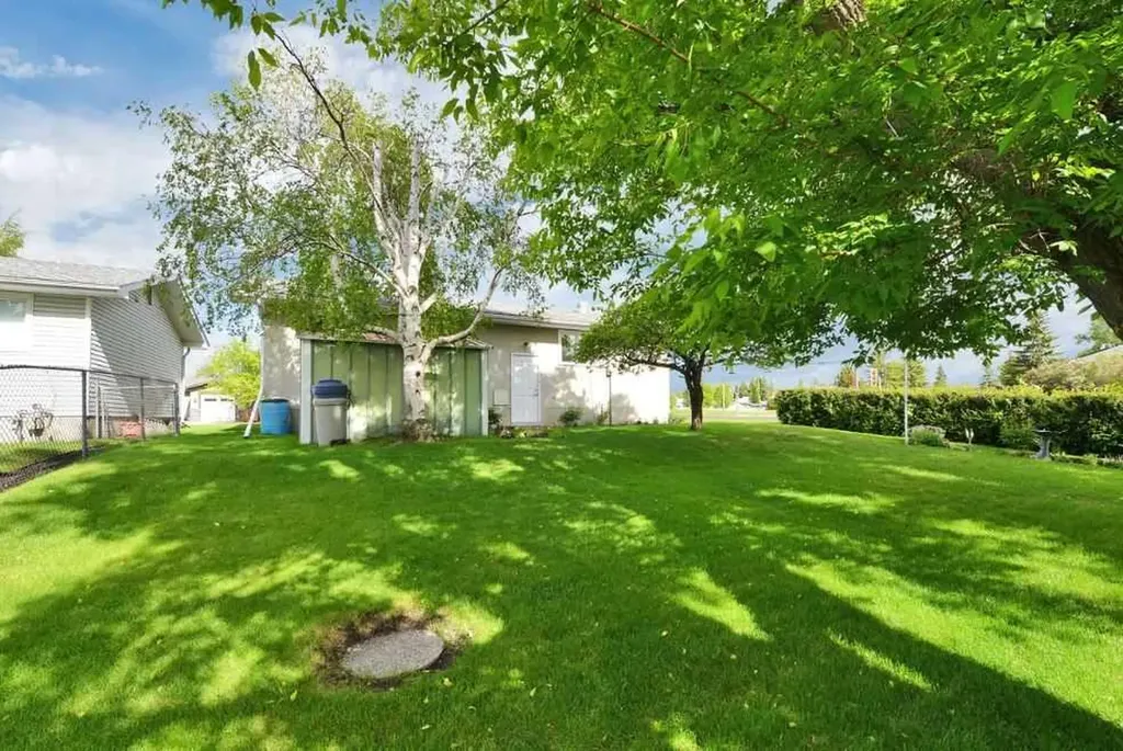 2 Mitchell Avenue Red Deer AB T4N 0L1