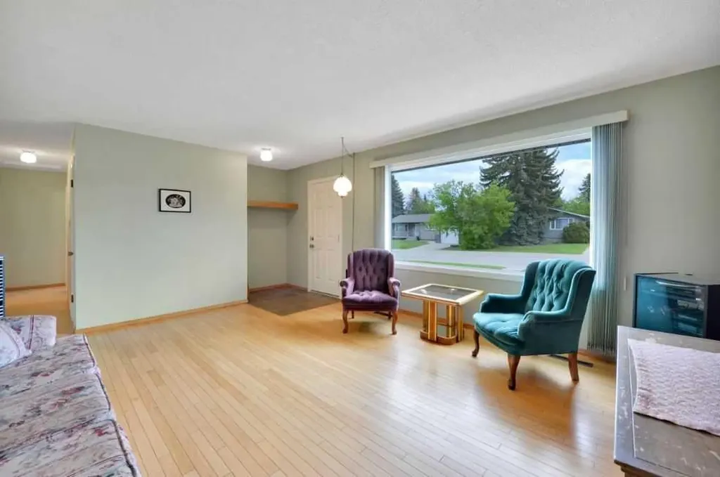 2 Mitchell Avenue Red Deer AB T4N 0L1