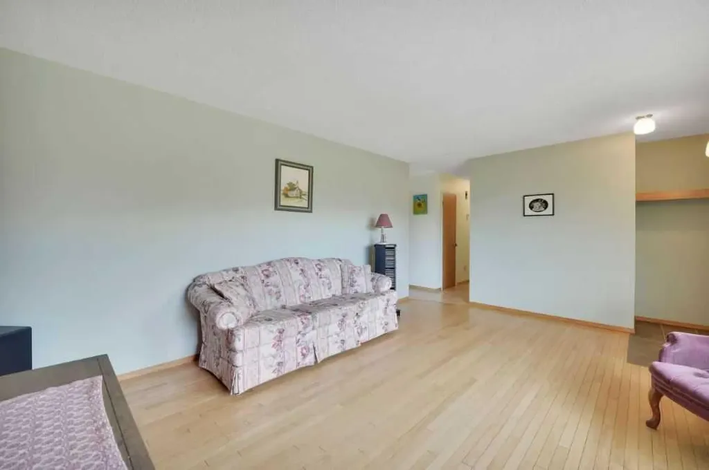 2 Mitchell Avenue Red Deer AB T4N 0L1