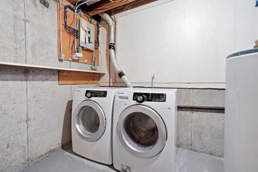 919 38 Street NE Calgary AB T2A 6E1