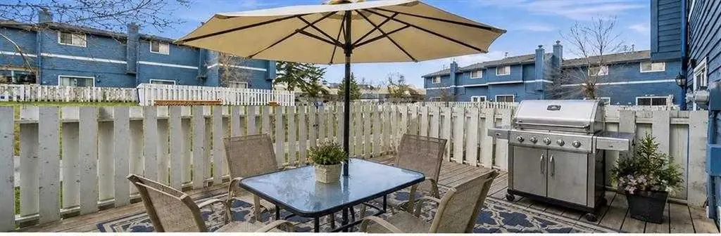 919 38 Street NE Calgary AB T2A 6E1