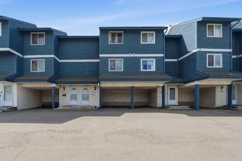 919 38 Street NE Calgary AB T2A 6E1