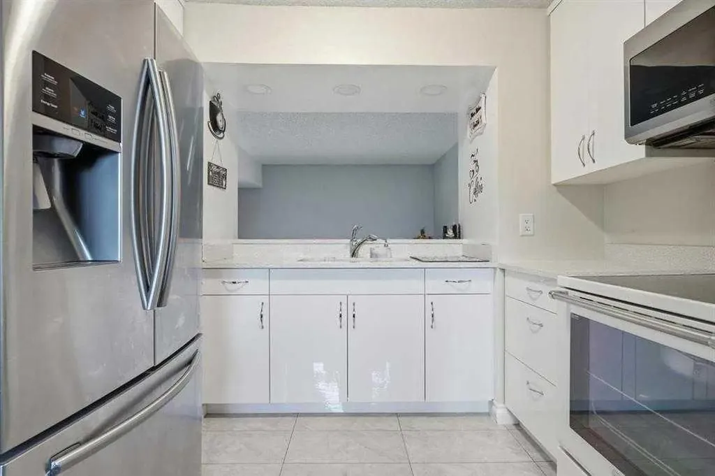 919 38 Street NE Calgary AB T2A 6E1