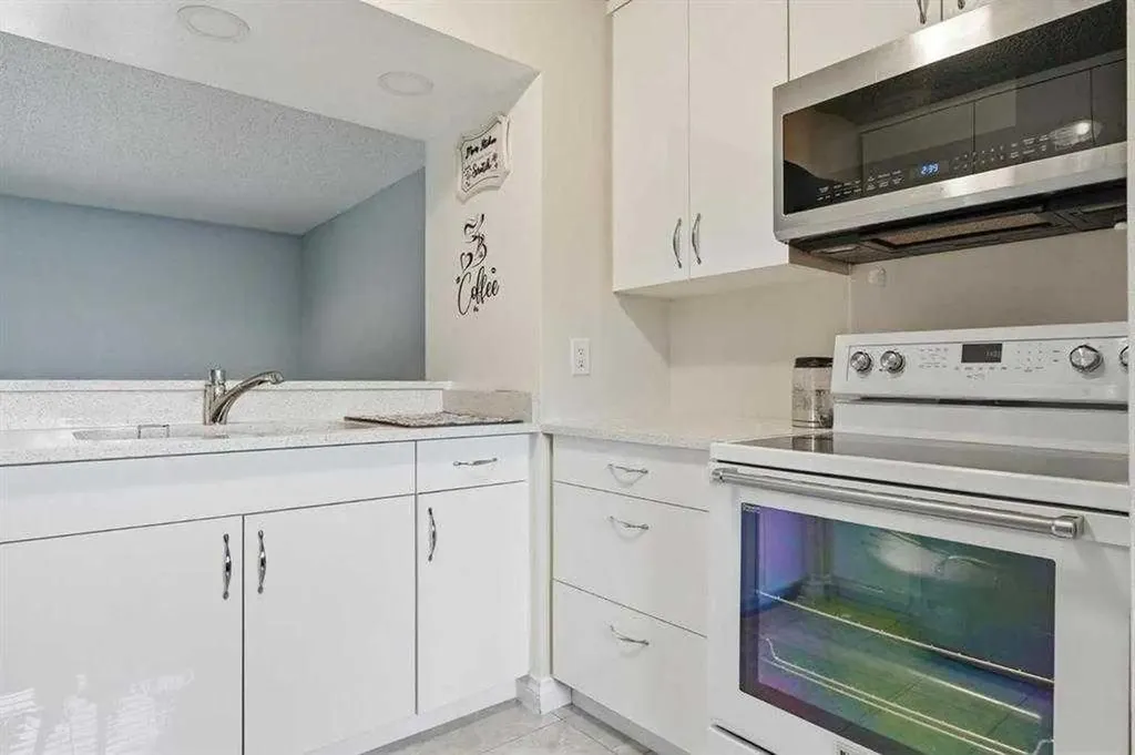 919 38 Street NE Calgary AB T2A 6E1