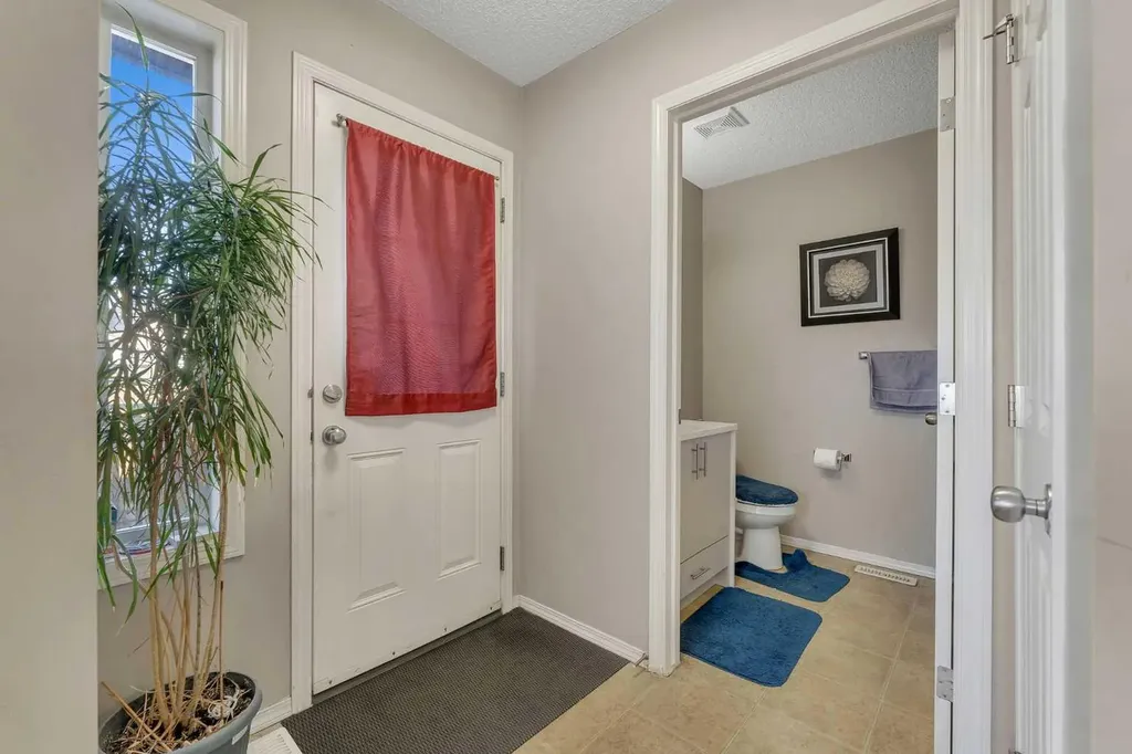 33 Saddlebrook Common NE Calgary AB T3J 0K1