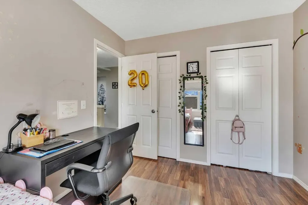 33 Saddlebrook Common NE Calgary AB T3J 0K1