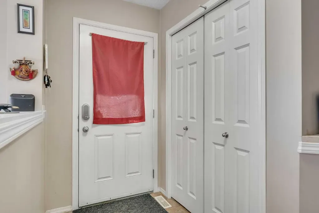 33 Saddlebrook Common NE Calgary AB T3J 0K1