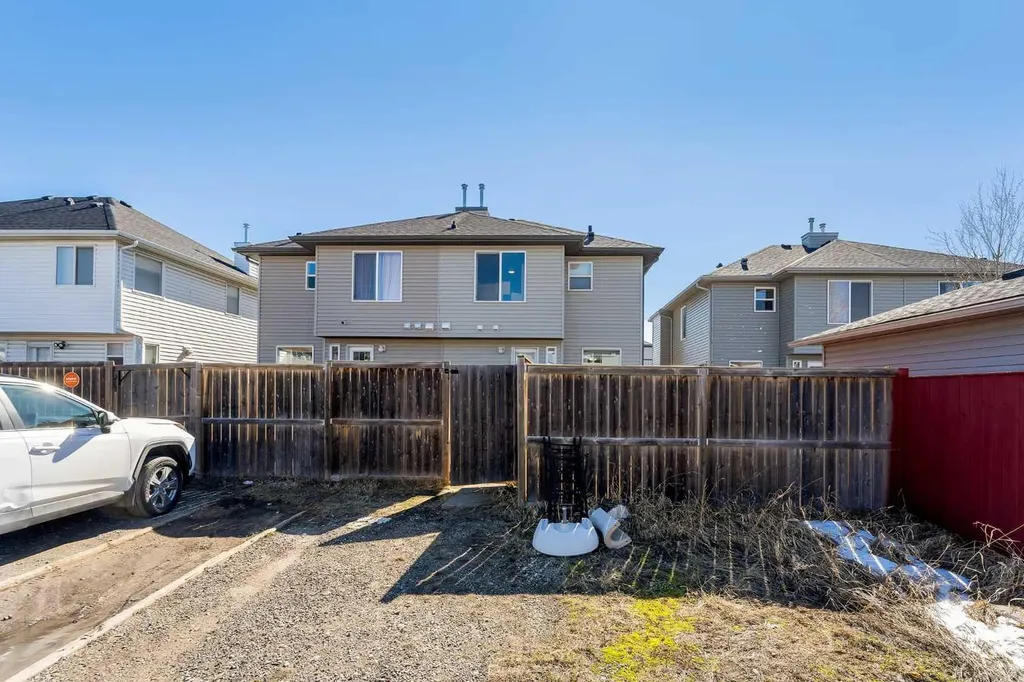 33 Saddlebrook Common NE Calgary AB T3J 0K1