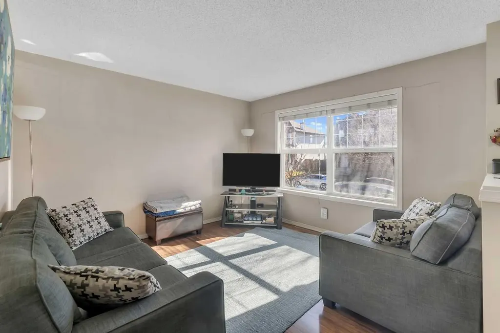 33 Saddlebrook Common NE Calgary AB T3J 0K1