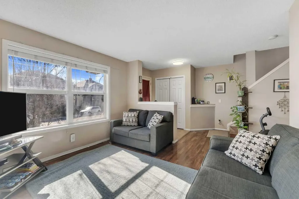 33 Saddlebrook Common NE Calgary AB T3J 0K1