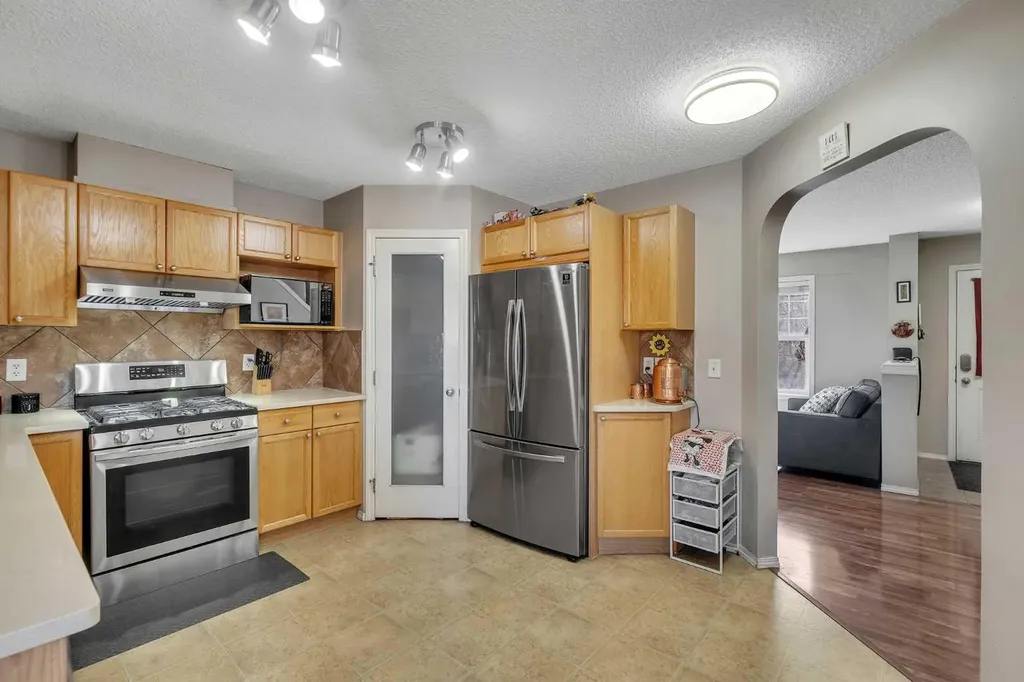 33 Saddlebrook Common NE Calgary AB T3J 0K1