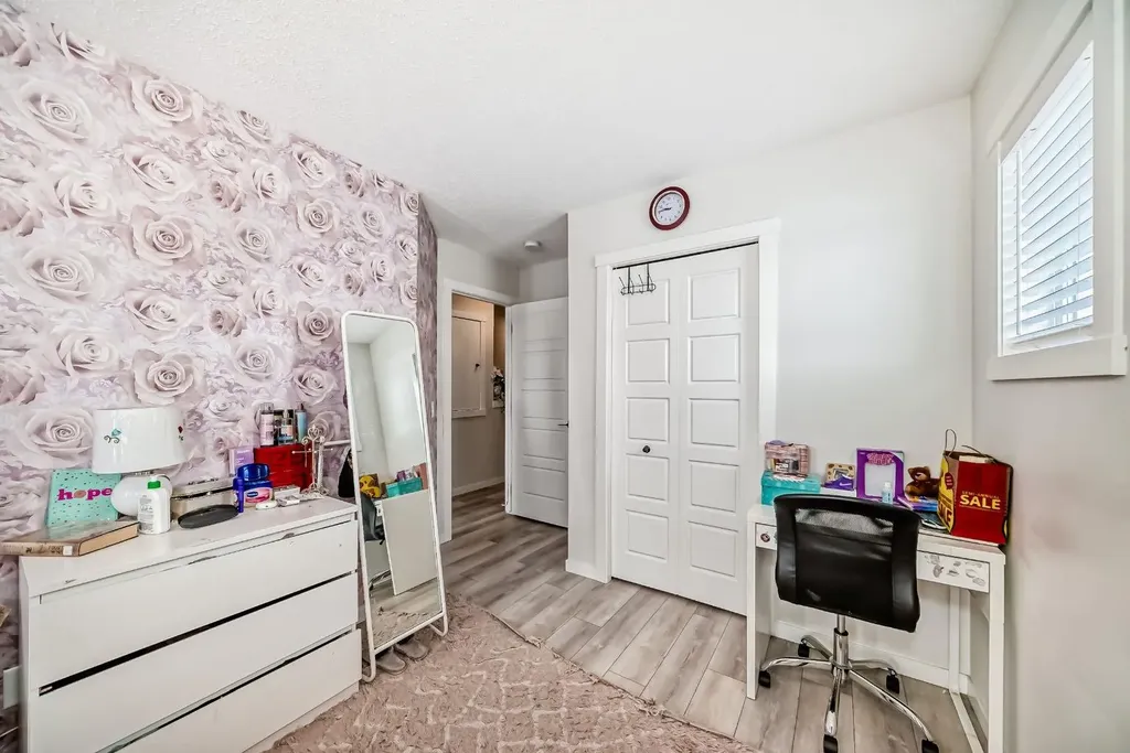 158 Chinook Gate Boulevard SW Airdrie AB t4b 4v3