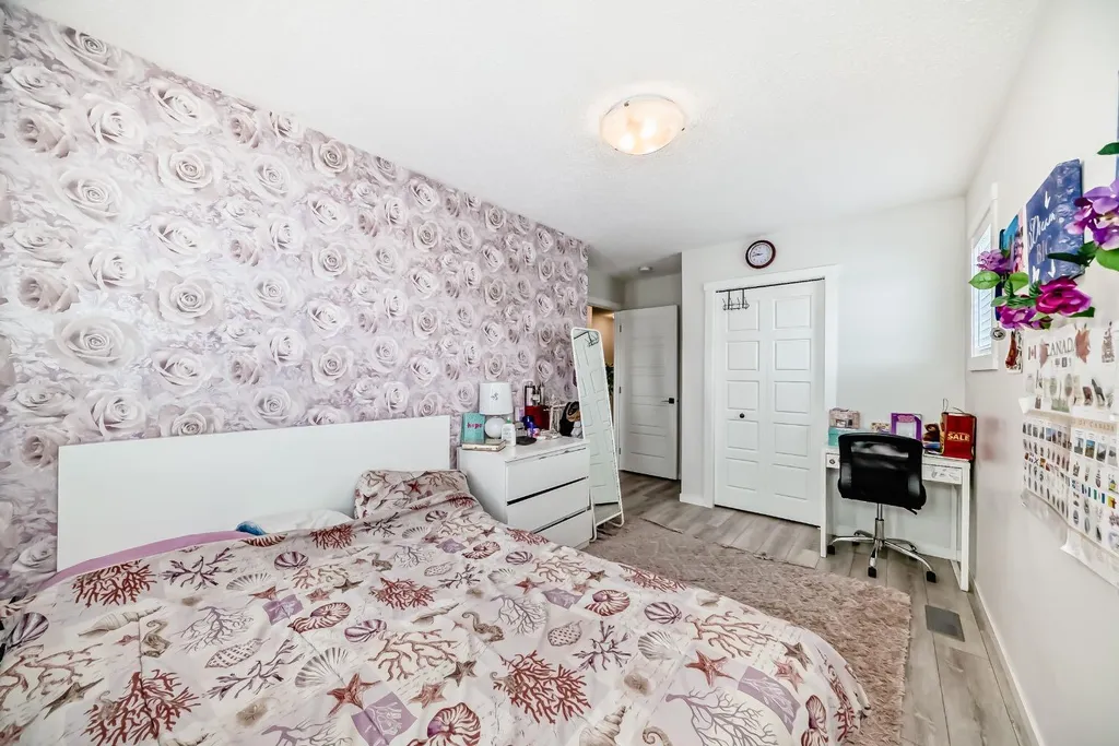 158 Chinook Gate Boulevard SW Airdrie AB t4b 4v3