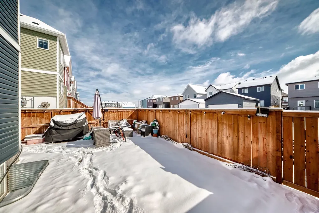 158 Chinook Gate Boulevard SW Airdrie AB t4b 4v3