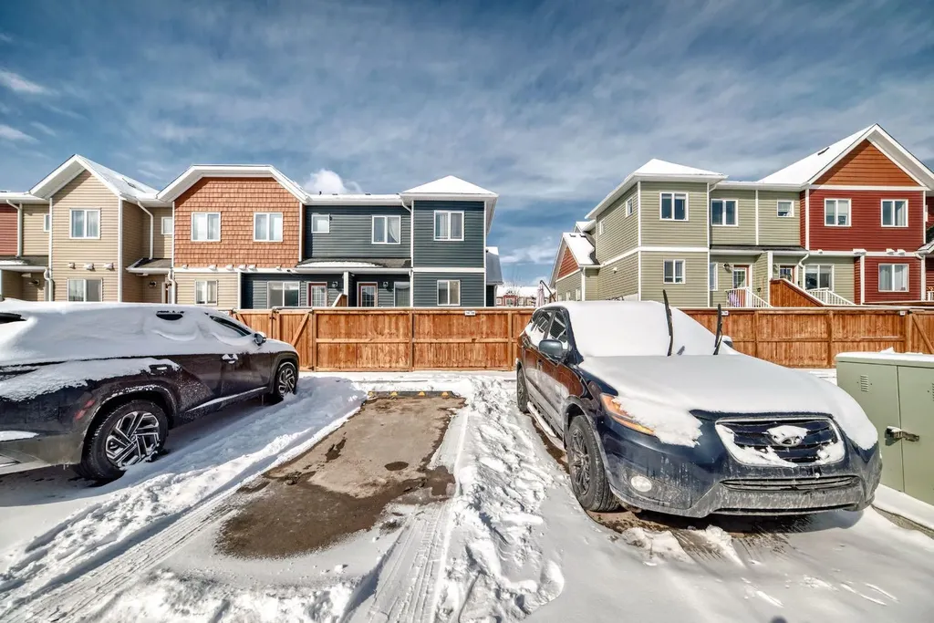 158 Chinook Gate Boulevard SW Airdrie AB t4b 4v3