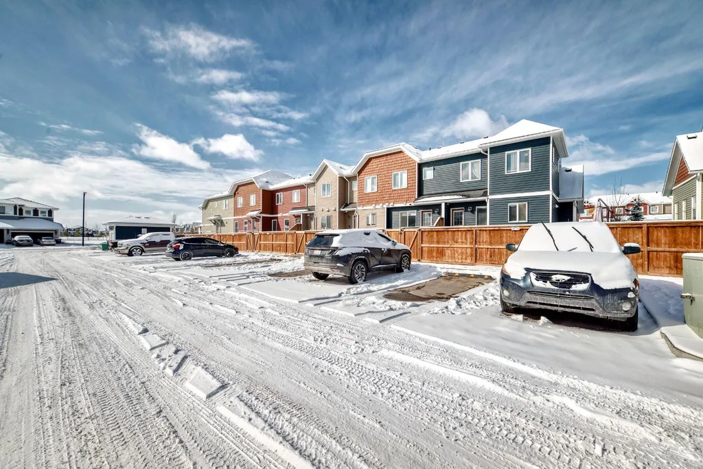 158 Chinook Gate Boulevard SW Airdrie AB t4b 4v3