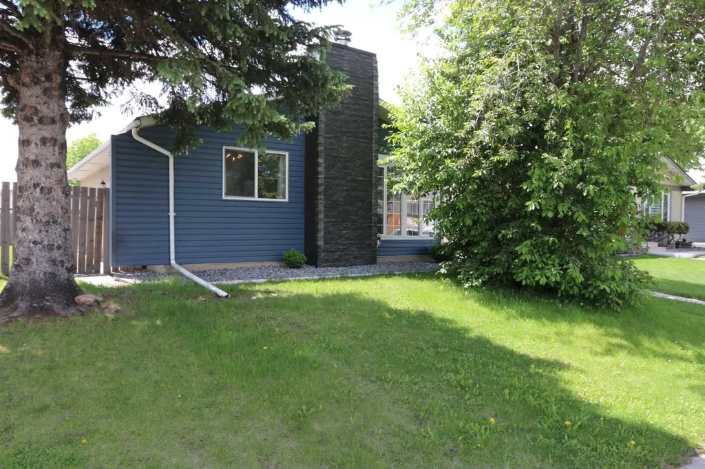707 Malvern Drive NE Calgary AB T2A 5P9