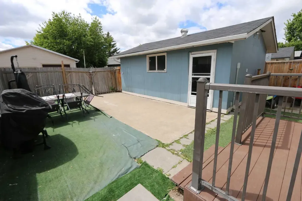 707 Malvern Drive NE Calgary AB T2A 5P9