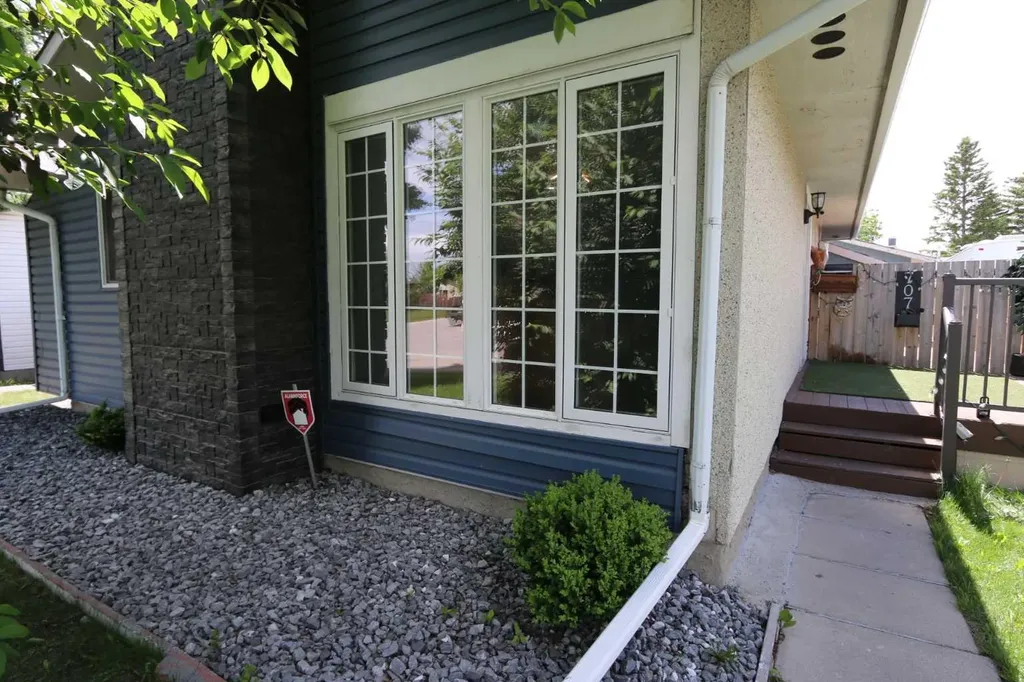 707 Malvern Drive NE Calgary AB T2A 5P9