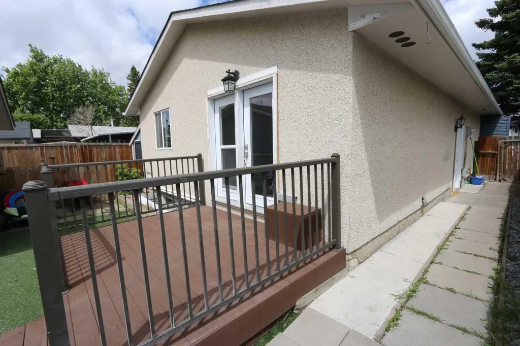 707 Malvern Drive NE Calgary AB T2A 5P9