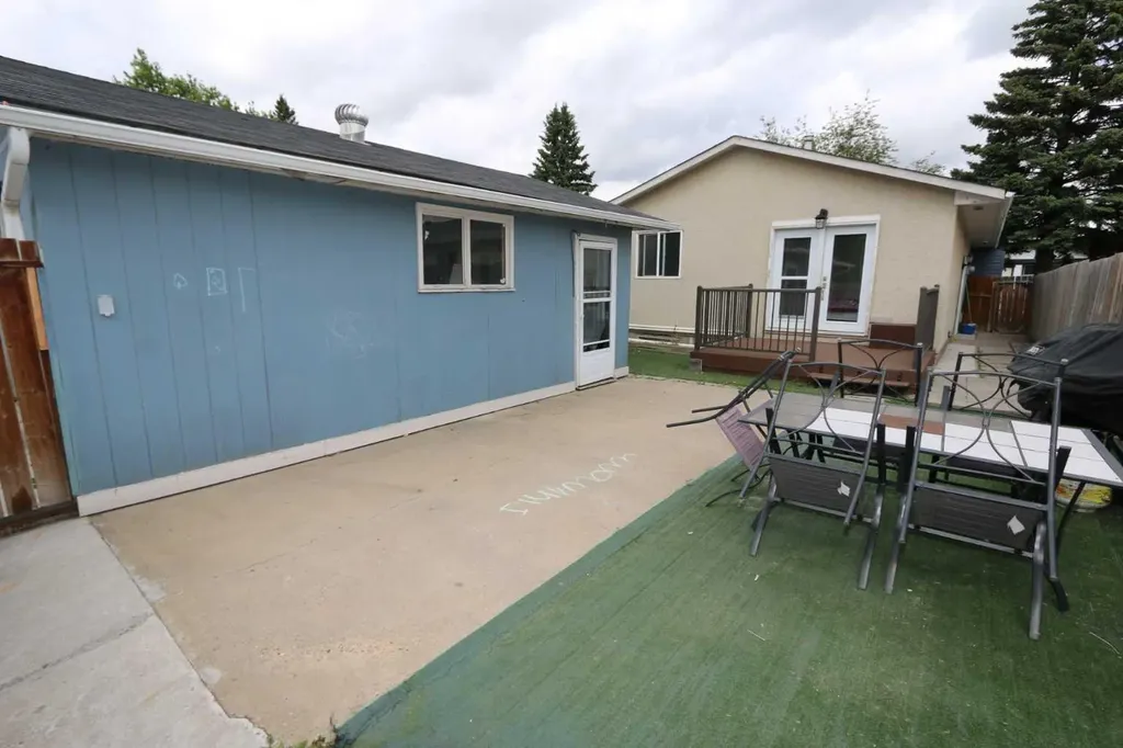 707 Malvern Drive NE Calgary AB T2A 5P9