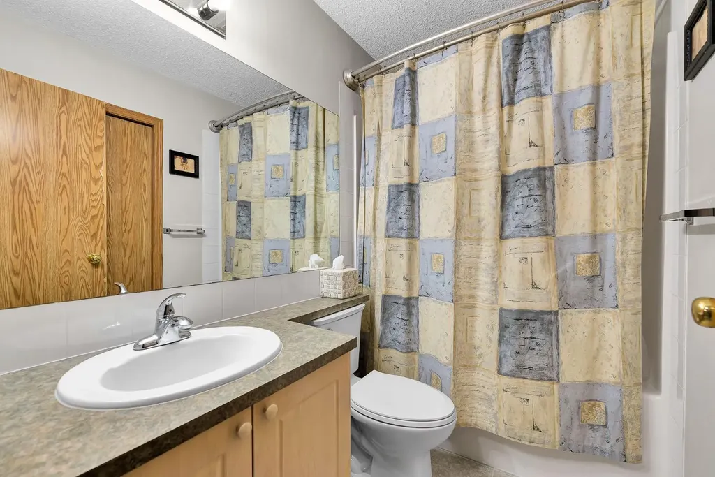 238 Covepark Way NE Calgary AB T3K 5T6